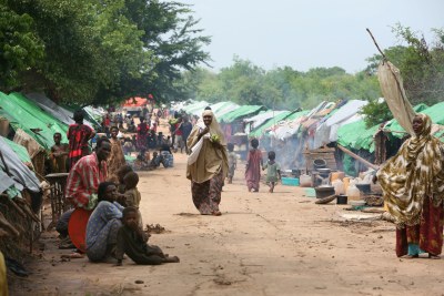 Internally displaced persons in Kismayo (file photo). After more than four years, United Nations food assistance has returned to Somalia's southern port city.