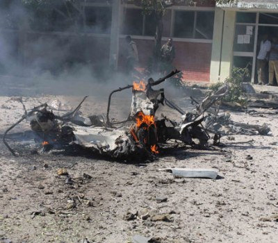 Car Bomb Explodes Near Somali Govt Building