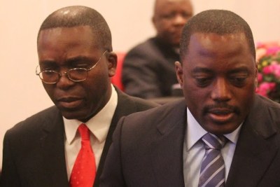 De droite à gauche, Le président de la RDC Joseph Kabila et le ministre des Finances Matata Ponyo, qui a présidé le caucus africain le 03/08/2011