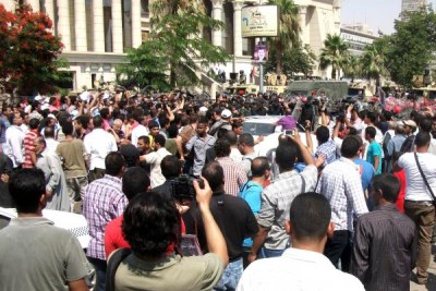 A standoff between the Egyptian army and protesters outside the Constitutional Court (file photo).