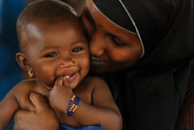 A girl and her mother, in Niger.