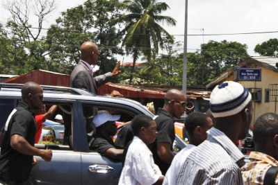 Le convoi du chef de lopposition, Cellou Dalein Diallo, après un meeting. Les derniers troubles ont été déclenchés par une manifestation de lopposition