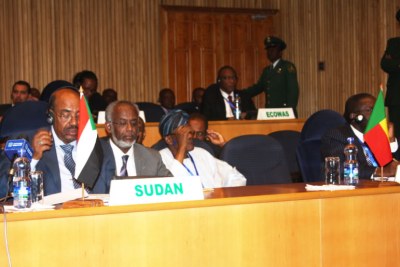 Communiqué of the 353rd Peace and Security Council meeting at the level of Heads of State and Government on Sudan and South Sudan on 25 January 2013.