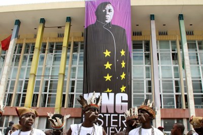 Hommage à King Kester Emeneya le 01/03/2014 au palais du peuple à Kinshasa, après l’arrivee du corp en provenance de Paris.