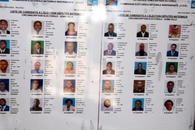 L'une des listes des candidats aux législatives affichées sur le mur d'un bureau de dépôt de candidatures(Ceni) à Goma