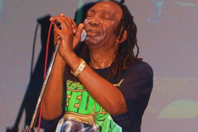 Zimbabwe Musician Dr Thomas Mapfumo Performing in UK (File Photo)