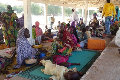 Des réfugiés nigérians dans la ville de Mora, au Cameroun, après avoir fui Boko Haram.