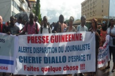 Marche de la société civile pour retrouver le journaliste Chérif Diallo.