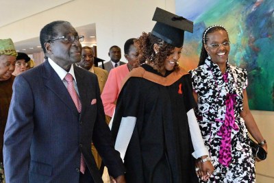 President Robert Mugabe, his daughter, Bona Mugabe and wife Grace Mugabe (file photo).