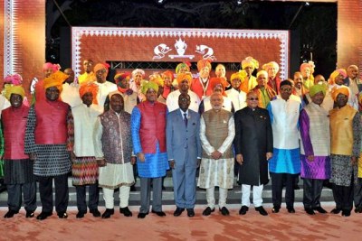 African leaders with Prime Minister Modi in traditional Indian attire.