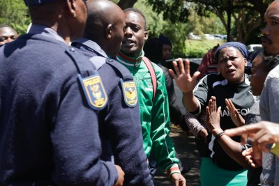 Protesting students at the University of Johannesburg asked police officers to leave the campus...