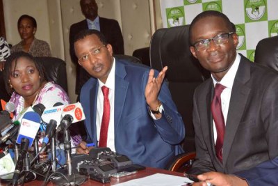 Independent Electoral and Boundaries Commission Chairman Issack Hassan (centre), Chief Executive Officer Ezra Chiloba (right) and Vice Chairperson Lilian Mahiri.