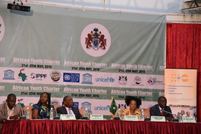 Panel de haut niveau sur le Dividende Démographique co-organisé par l'UNFPA/WCARO et l'UA en marche de l'ouverture de la 10ème anniversaire Charte africaine de la jeunesse Banjul +10, le 23/05/2016
