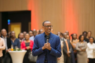 Le président Paul Kagame a remercié tous ceux qui ont tout donné pour le succès du sommet de l'UA. Le président Paul Kagame a remercié tous ceux qui ont tout donné pour le succès du sommet de l'UA.