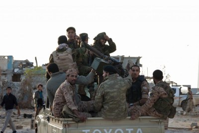 Des combattants fidèles au général Haftar à l'est de Benghazi