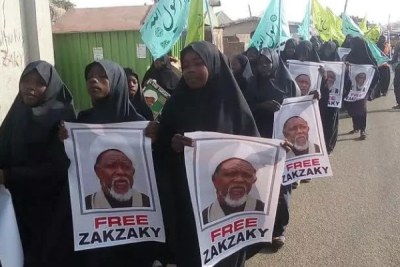 Shiites march to the National Assembly.