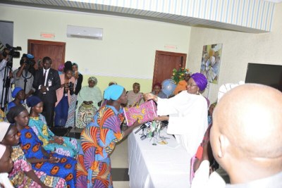 Aisha Buhari meets released Chibok girls.