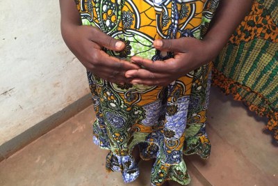 « Karine », une jeune fille de 15 ans vivant à Obo qui était enceinte de huit mois quand cette photo a été prise. Elle a déclaré à Human Rights Watch qu'un militaire ougandais l'avait payée 5 000 francs CFA (environ 8,30 dollars) pour être son « épouse » locale.