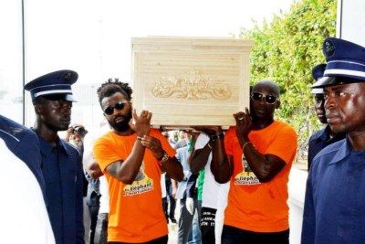 Nearly a thousand people were at the Felix Houphouet Boigny airport to pay tribute to the former Ivorian international as his body arrived.