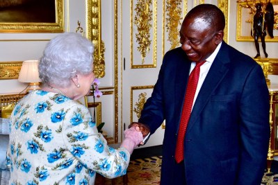 President Cyril Ramaphosa shakes hands with Her Majesty Queen Elizabeth II.