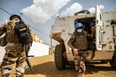 Des éléments des Casques bleus au Mali lors d'une tournée du Chef d’état-major de la Force de la MINUSMA, le Général Pierre-Joseph GIVRE, du 19 au 21 Mai 2021.