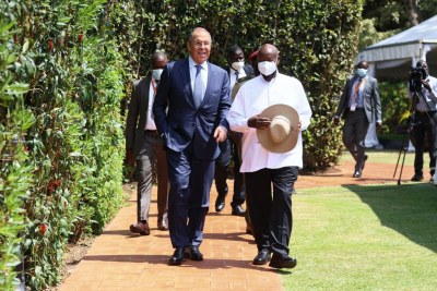 Russian Foreign Minister Sergey Lavrov and Ugandan President Yoweri Museveni during the minister's visit Kampala on June 26, 2022