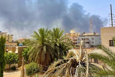 Smoke rises following a shelling in the Al-Tayif neighbourhood of Khartoum, Sudan (file photo).