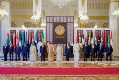 Le Chef du gouvernement, M. Aziz Akhannouch, représente Sa Majesté le Roi Mohammed VI, à Manama, aux travaux du 33ème Sommet de la Ligue des États arabes.